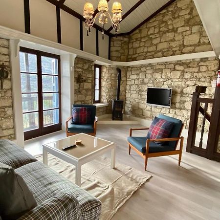 Leonys House By Trulycyprus Villa Dhoros ภายนอก รูปภาพ